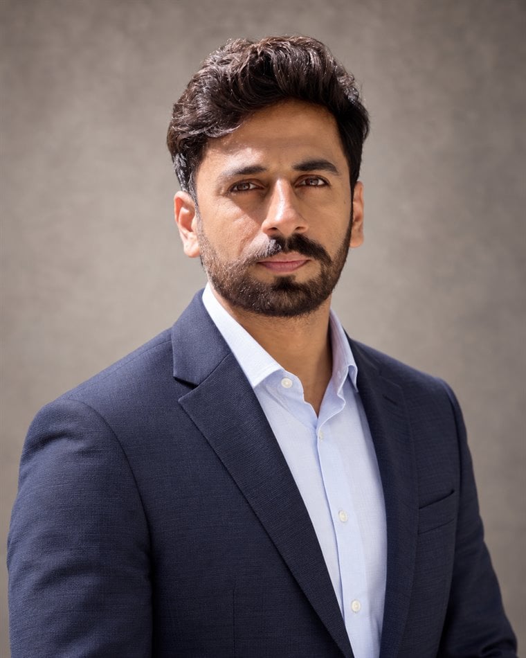 Zeeshan Ahmad, Lead UI/UX Designer at Z-Axiss